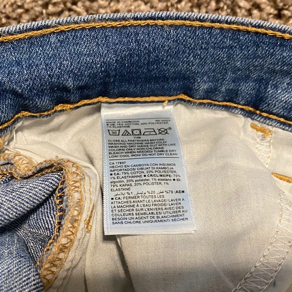 Old Navy Denim Shorts size 8 - Picture 3 of 5